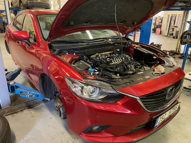 Mazda 6 - Oprava motoru, turba, brzdy
