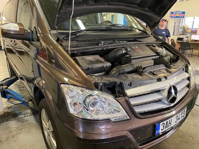 Mercedes Viano výměna oleje motoru, dekarbonizace motoru, oprava řízení