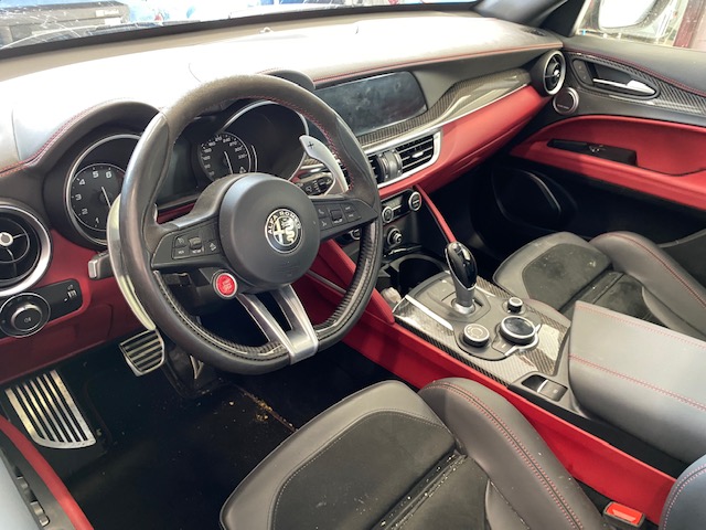 Alfa Romeo Stelvio Q4 oprava karoserie, lakování