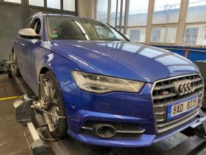 Audi RS6 výměna brzd, geometrie náprav, výměna oleje motoru
