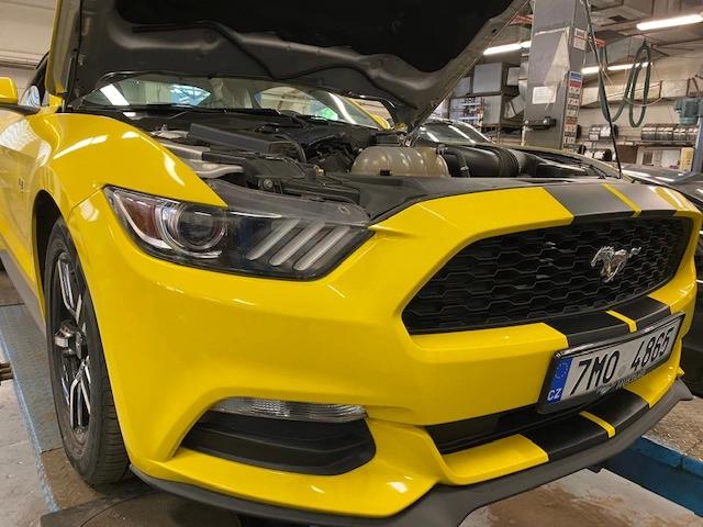 Ford Mustang 3.8i, 221 kW, 2017 servisní prohlídka, doplnění klimatizace, oprava karoserie, oprava klimatizace netěsnost - únik chladiva